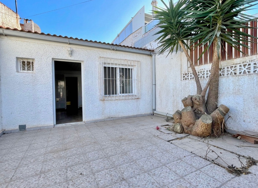 Resale - Egendom hus -
Torrevieja - Torreta II