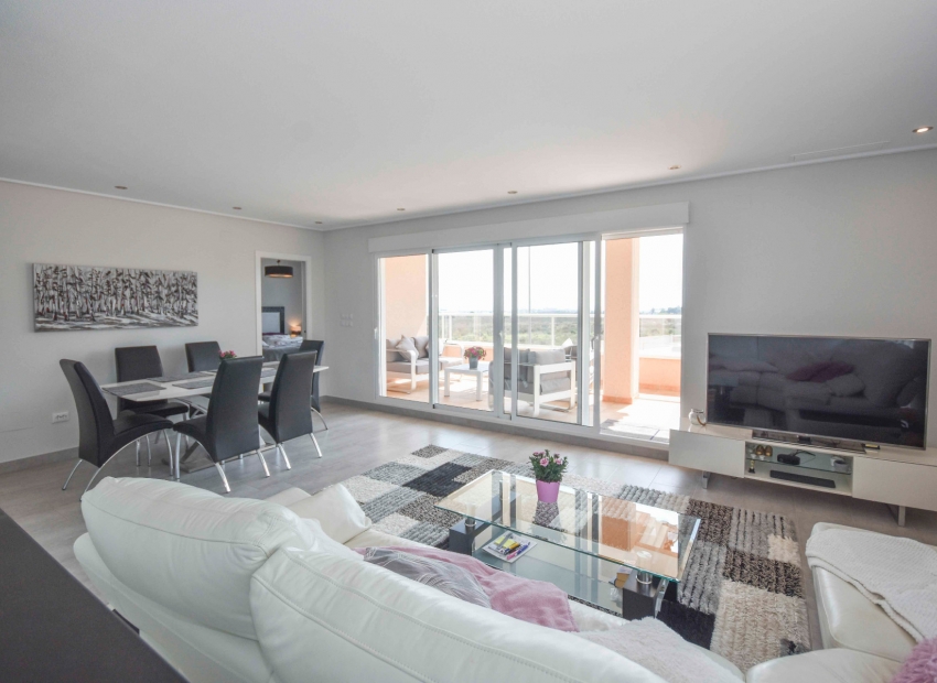 Resale - Mieszkanie -
Orihuela Costa - Villamartin