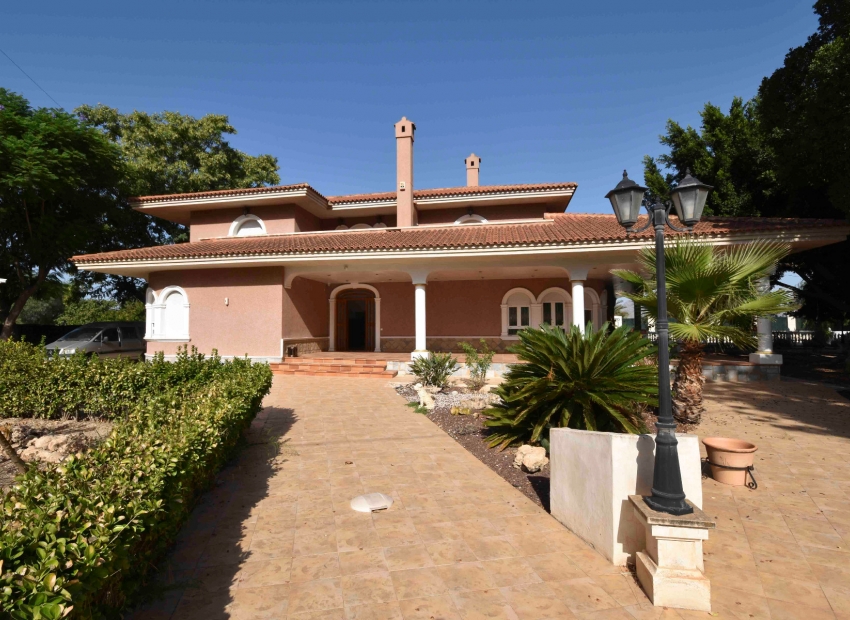 Resale - Willa -
Redovan - Afueras, campo