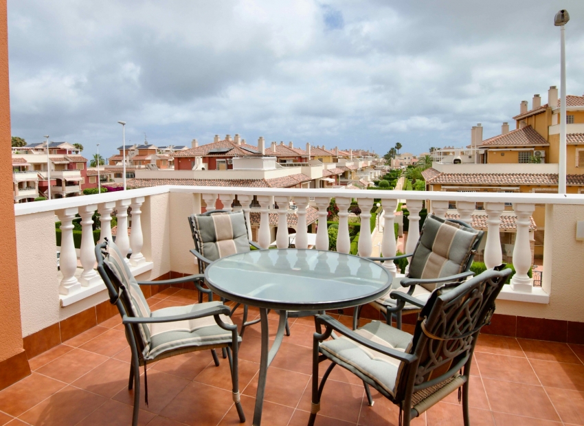 Reventa - Atico -
Orihuela Costa - Playa Flamenca