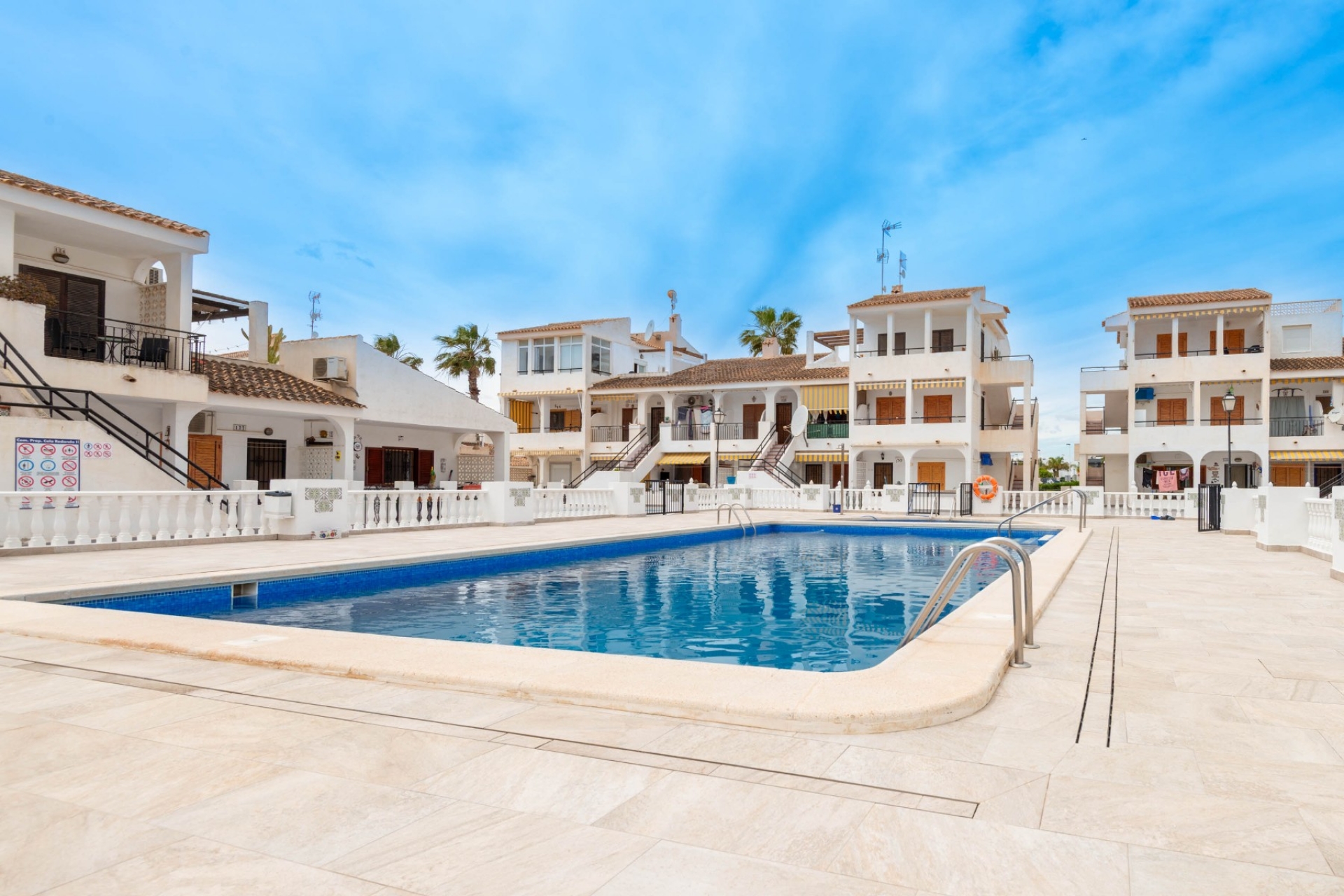 Reventa - Atico -
Torrevieja - Los Frutales