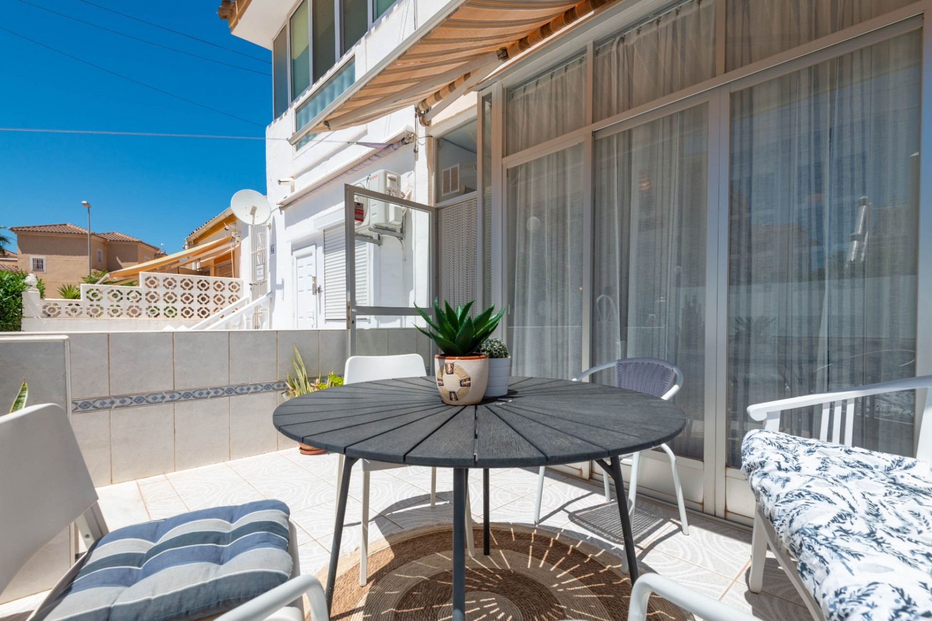 Reventa - Bungalow -
Orihuela Costa - Playa Flamenca