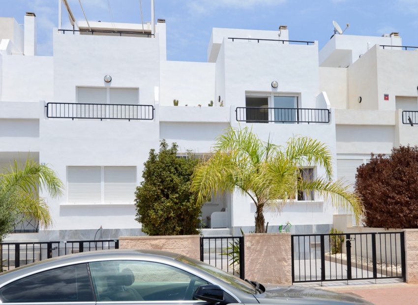 Reventa - Casa adosada -
Torrevieja - Aguas Nuevas - Sector 25