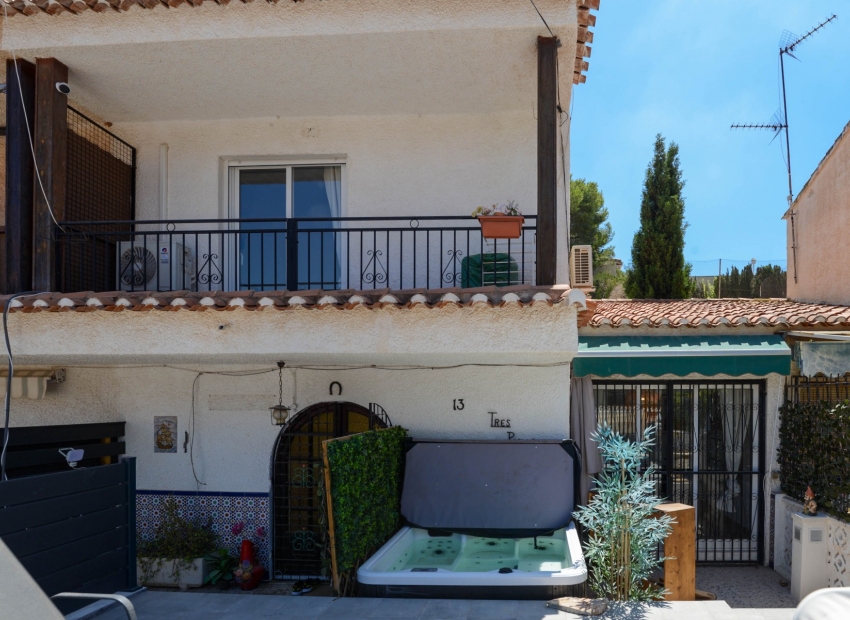 Reventa - Casa adosada -
Torrevieja - Los Balcones