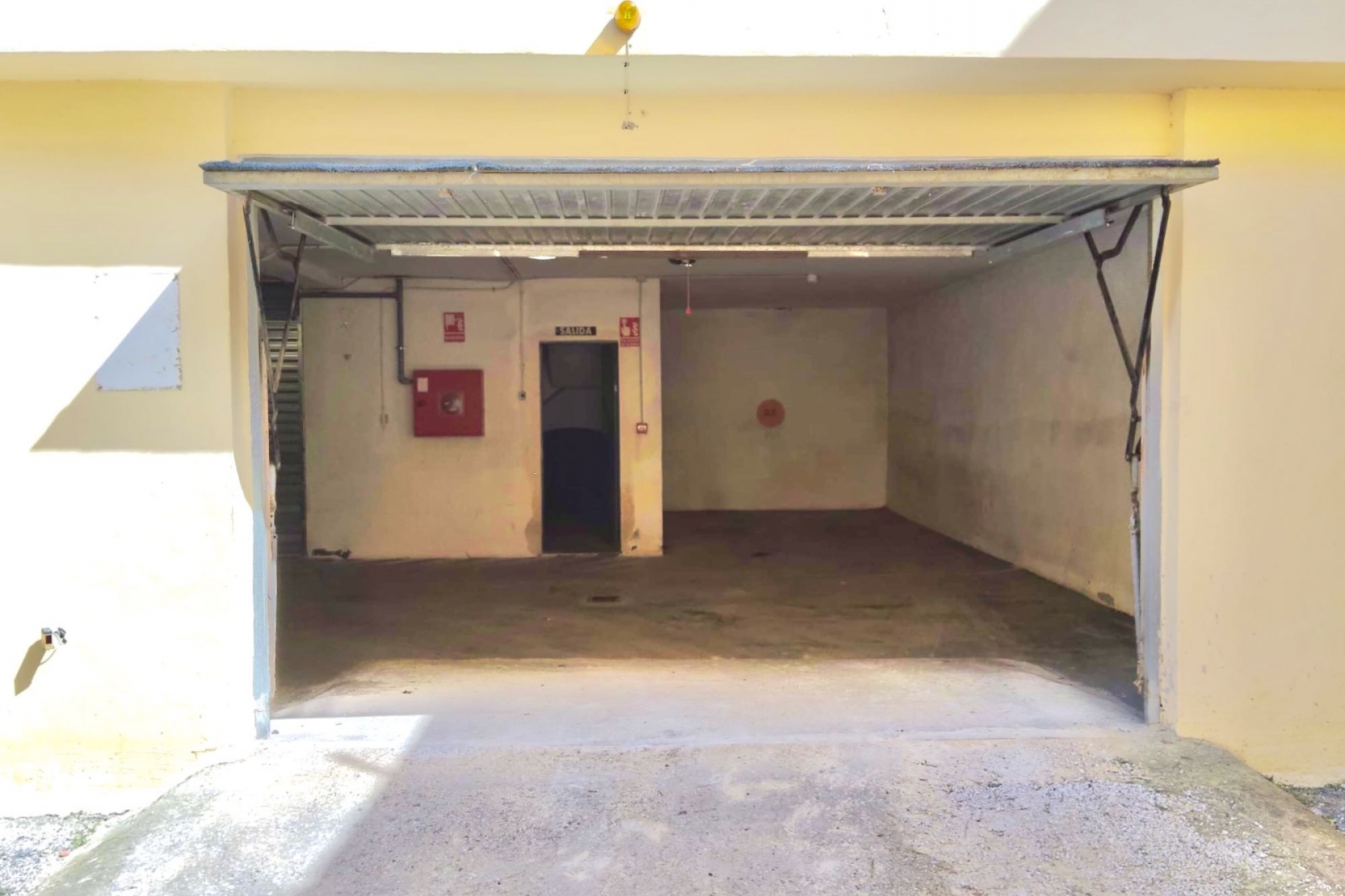 Reventa - Garage -
Torrevieja - La Mata