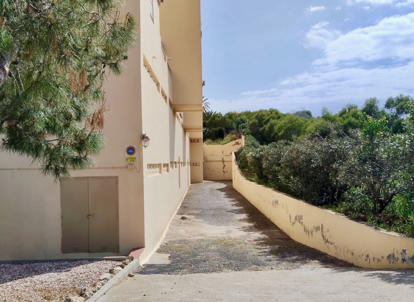 Reventa - Garage -
Torrevieja - La Mata