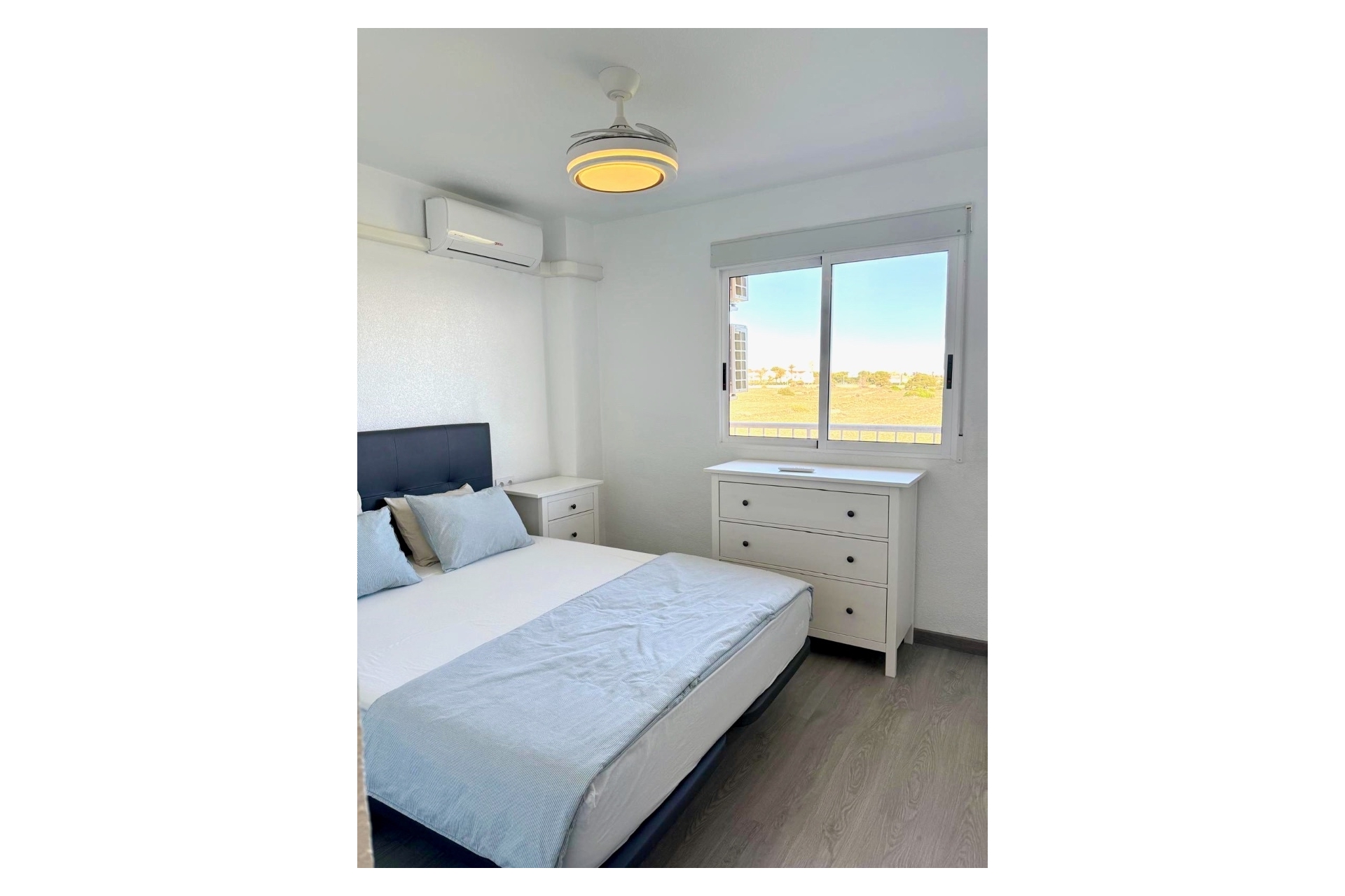 Revente - Apartment -
Torrevieja - Punta Prima, Torrevieja