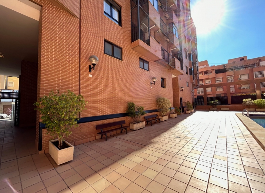 Uudet asunnot - Alakerran asunto -
Alicante (Alacant)