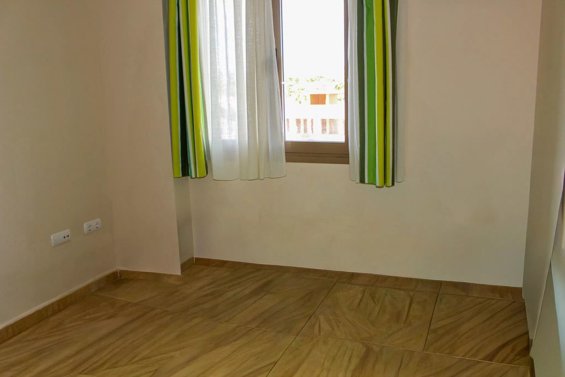 Uudet asunnot - Apartment -
Calp