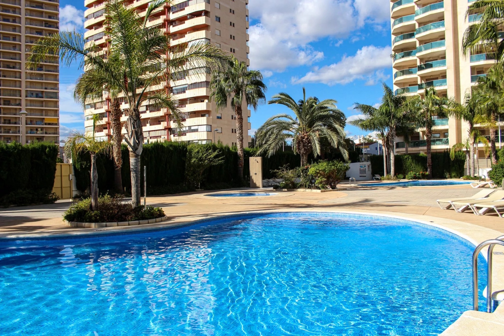 Uudet asunnot - Apartment -
Calp