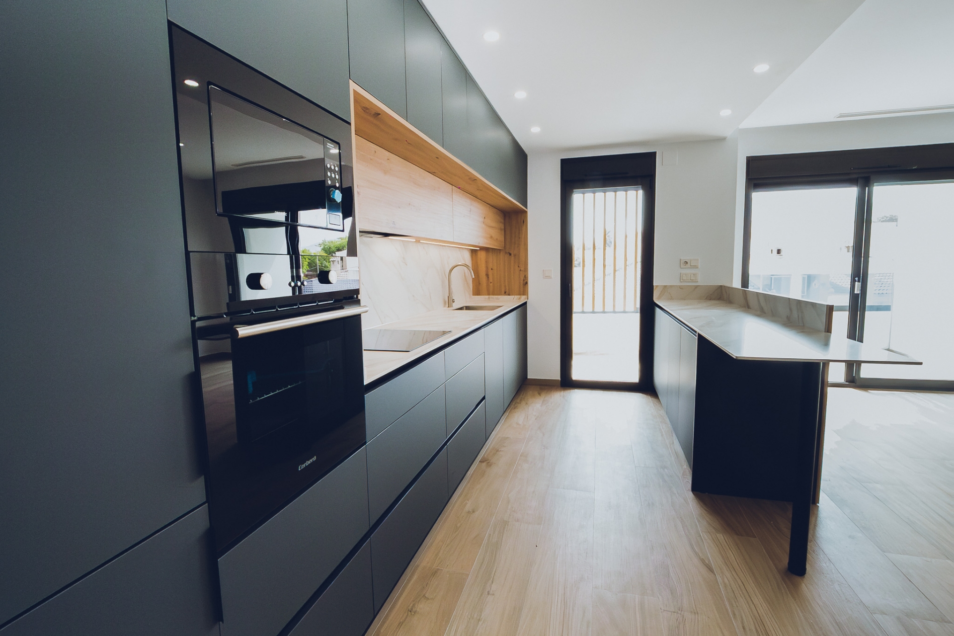 Uudet asunnot - Apartment -
Redován