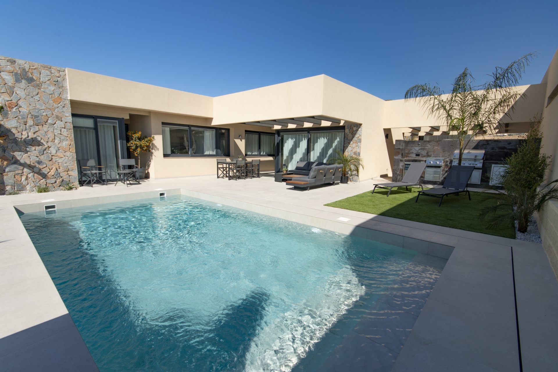 Uudet asunnot - detached -
Altaona Golf & Country Village