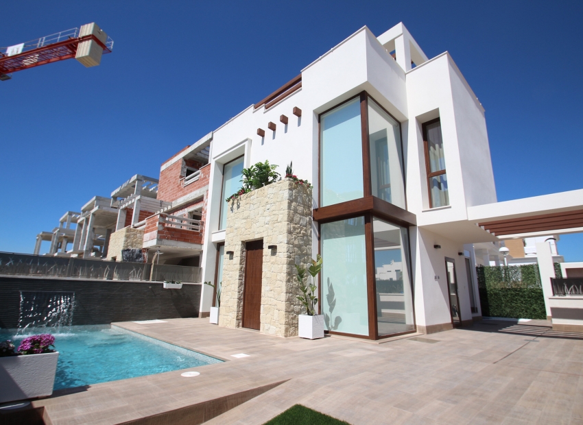 Uudet asunnot - detached -
Playa Paraiso