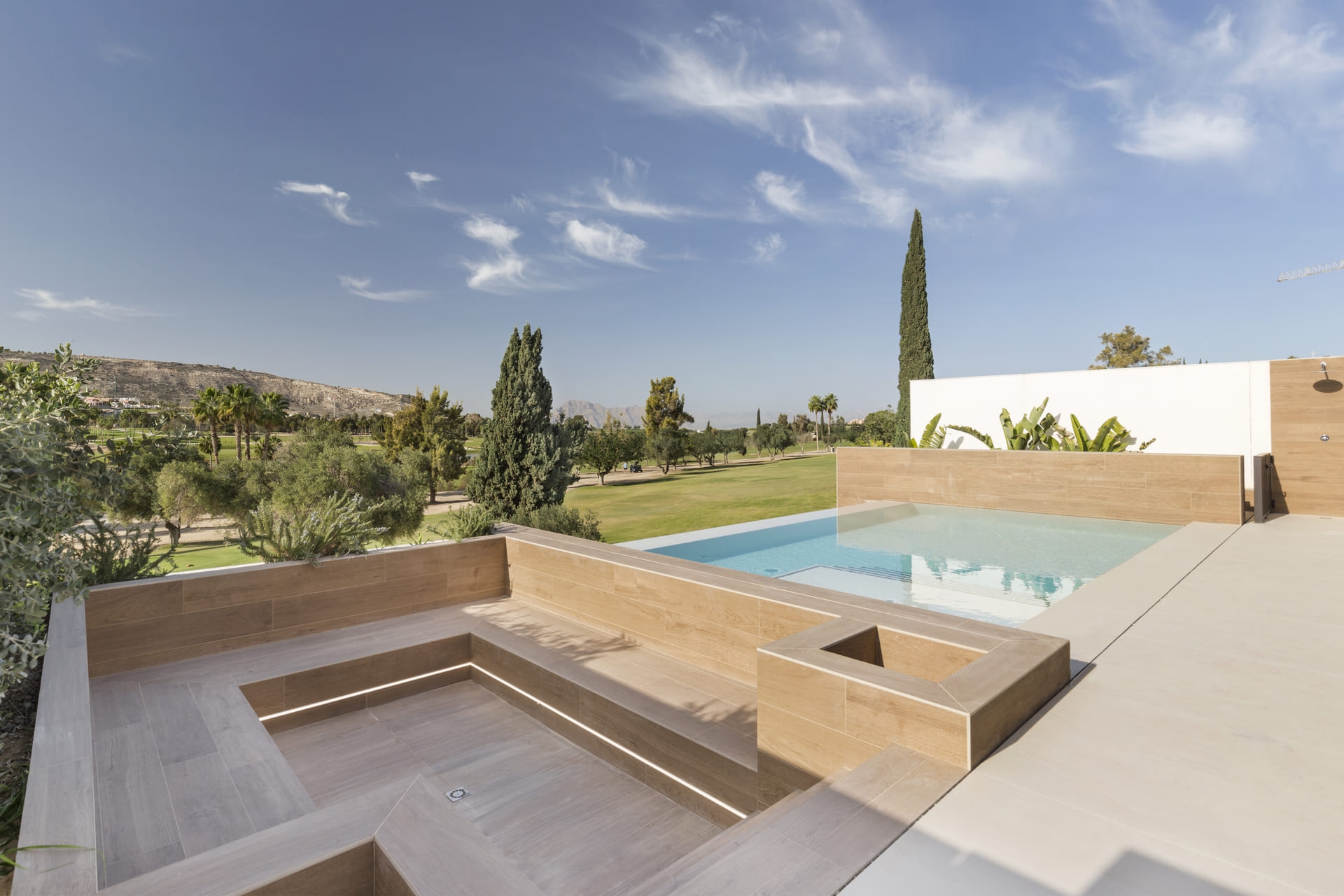 Uudet asunnot - Huvila -
La Finca Golf