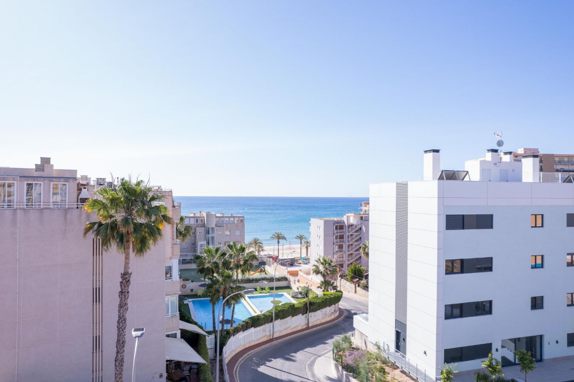 Uudet asunnot - Kattohuoneisto -
El Campello