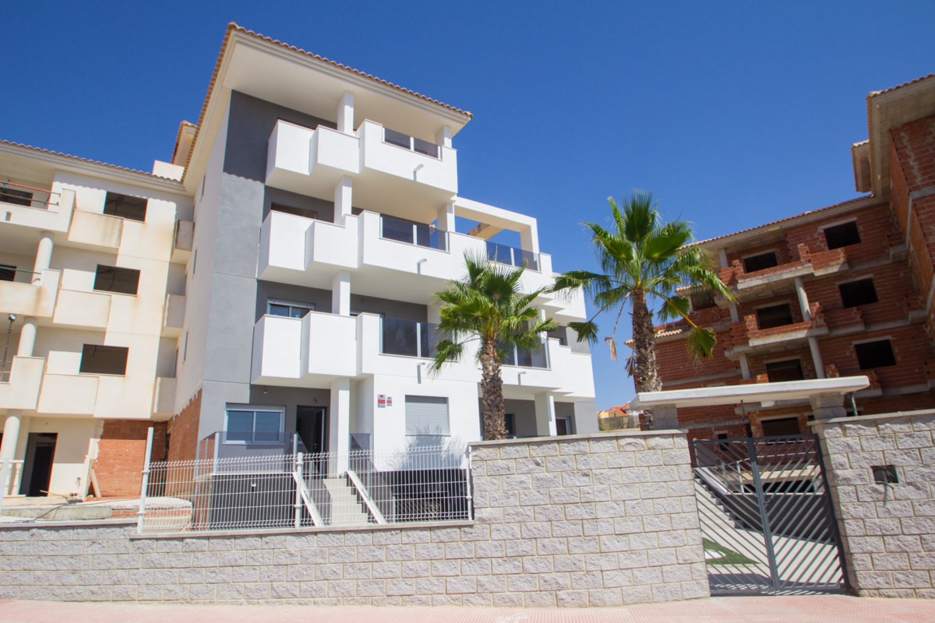 Uudet asunnot - Kattohuoneisto -
Orihuela