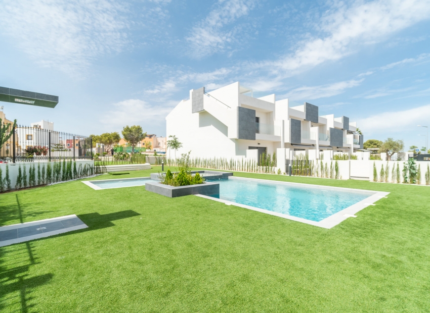 Uudet asunnot - low-bungalow -
Torrevieja