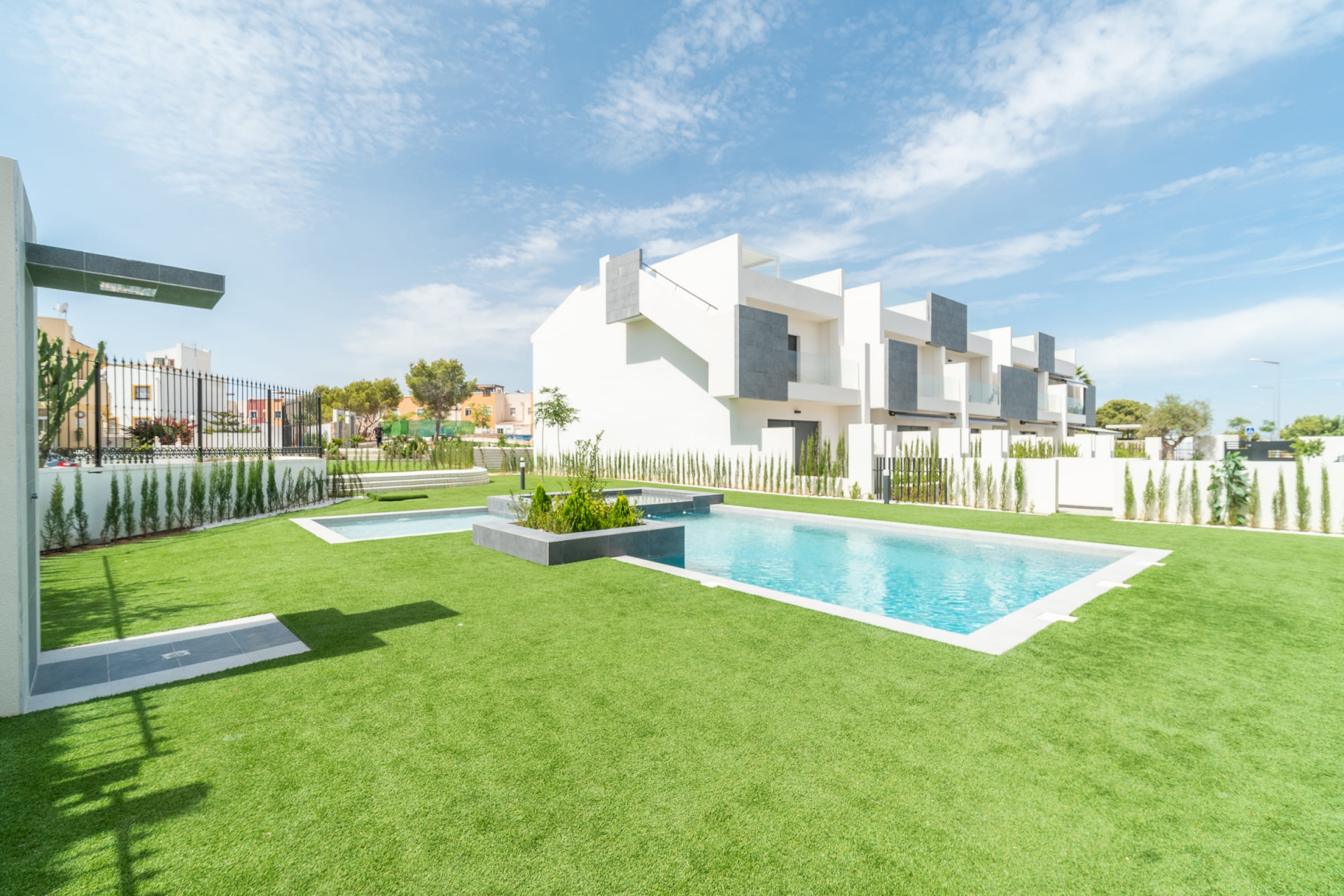 Uudet asunnot - low-bungalow -
Torrevieja