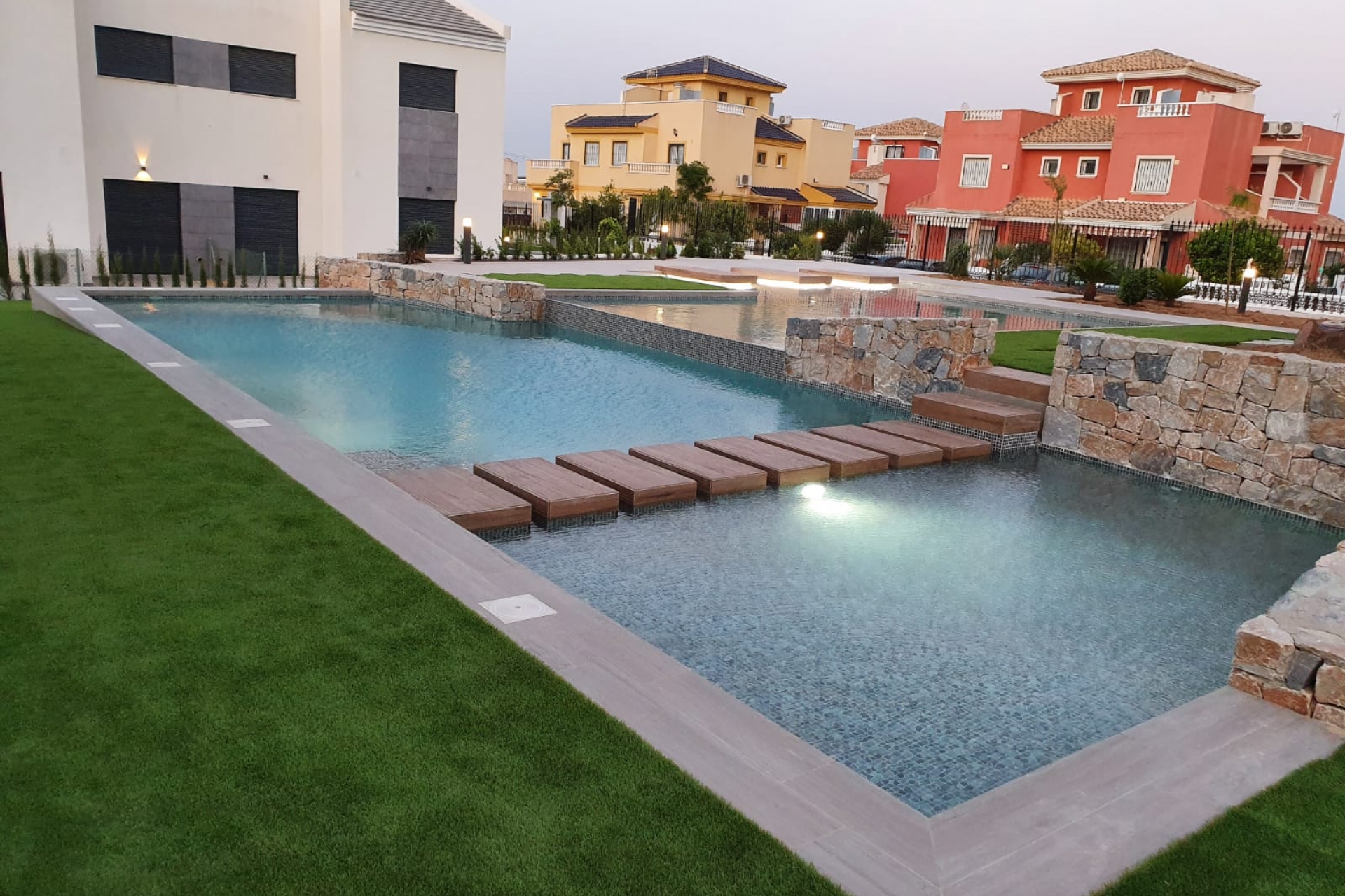 Uudet asunnot - low-bungalow -
Torrevieja