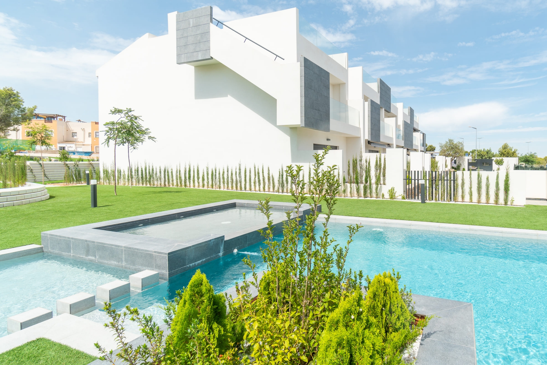 Uudet asunnot - low-bungalow -
Torrevieja
