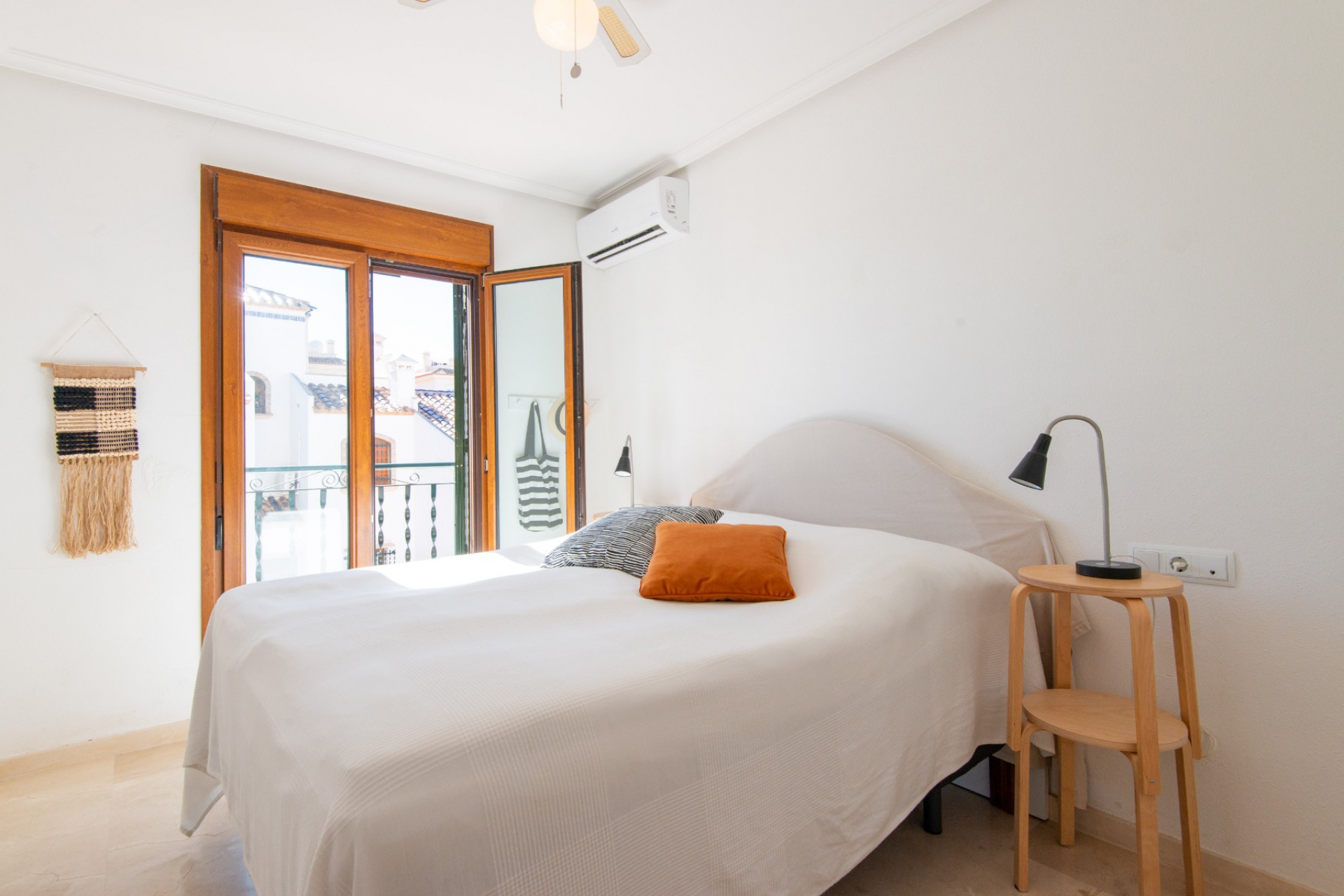 Wiederverkauf - Bungalow -
Orihuela Costa - La Florida