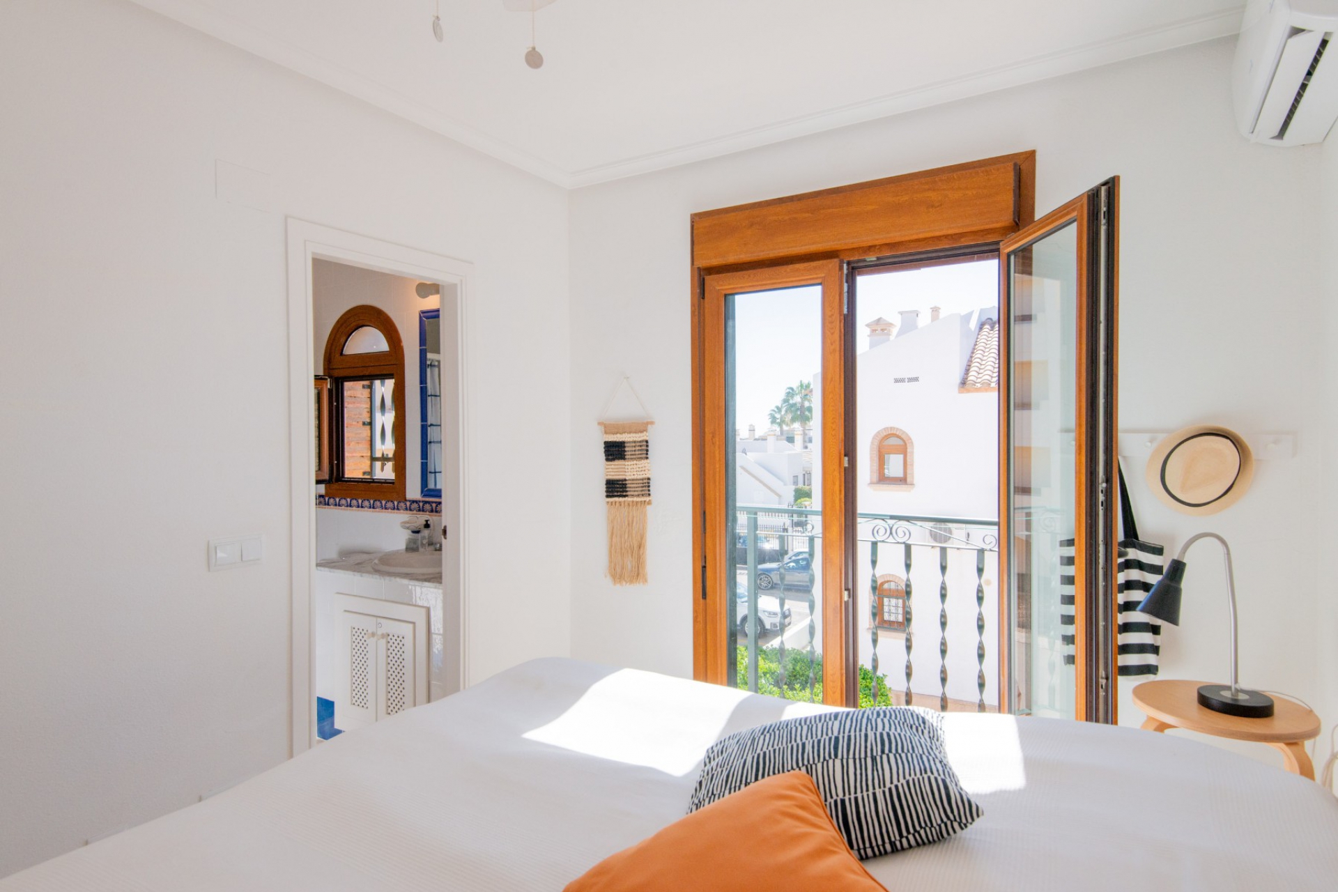 Wiederverkauf - Bungalow -
Orihuela Costa - La Florida