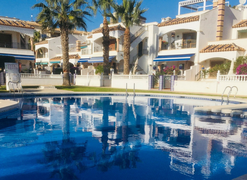 Wiederverkauf - Bungalow -
Orihuela Costa - La Florida