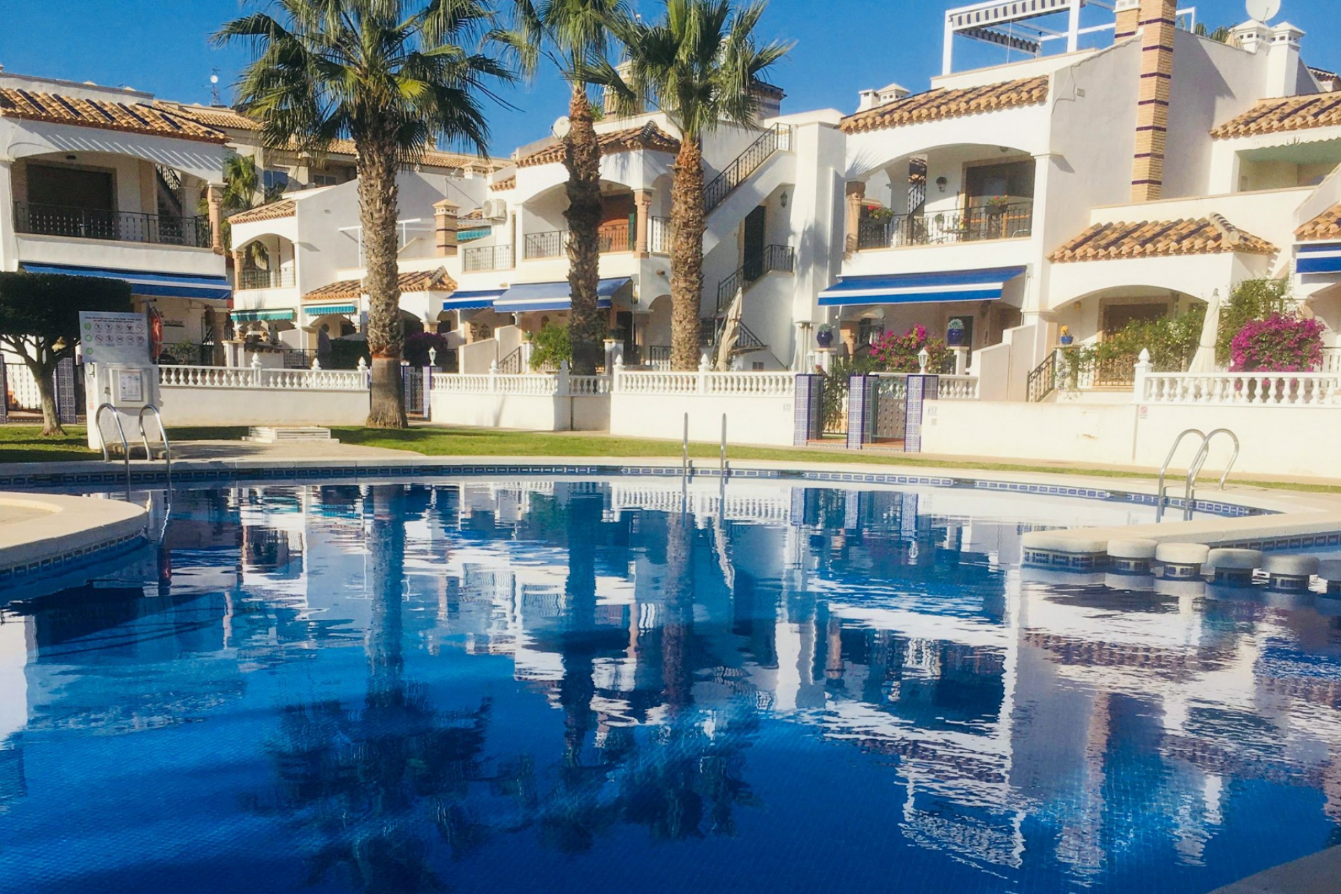 Wiederverkauf - Bungalow -
Orihuela Costa - La Florida