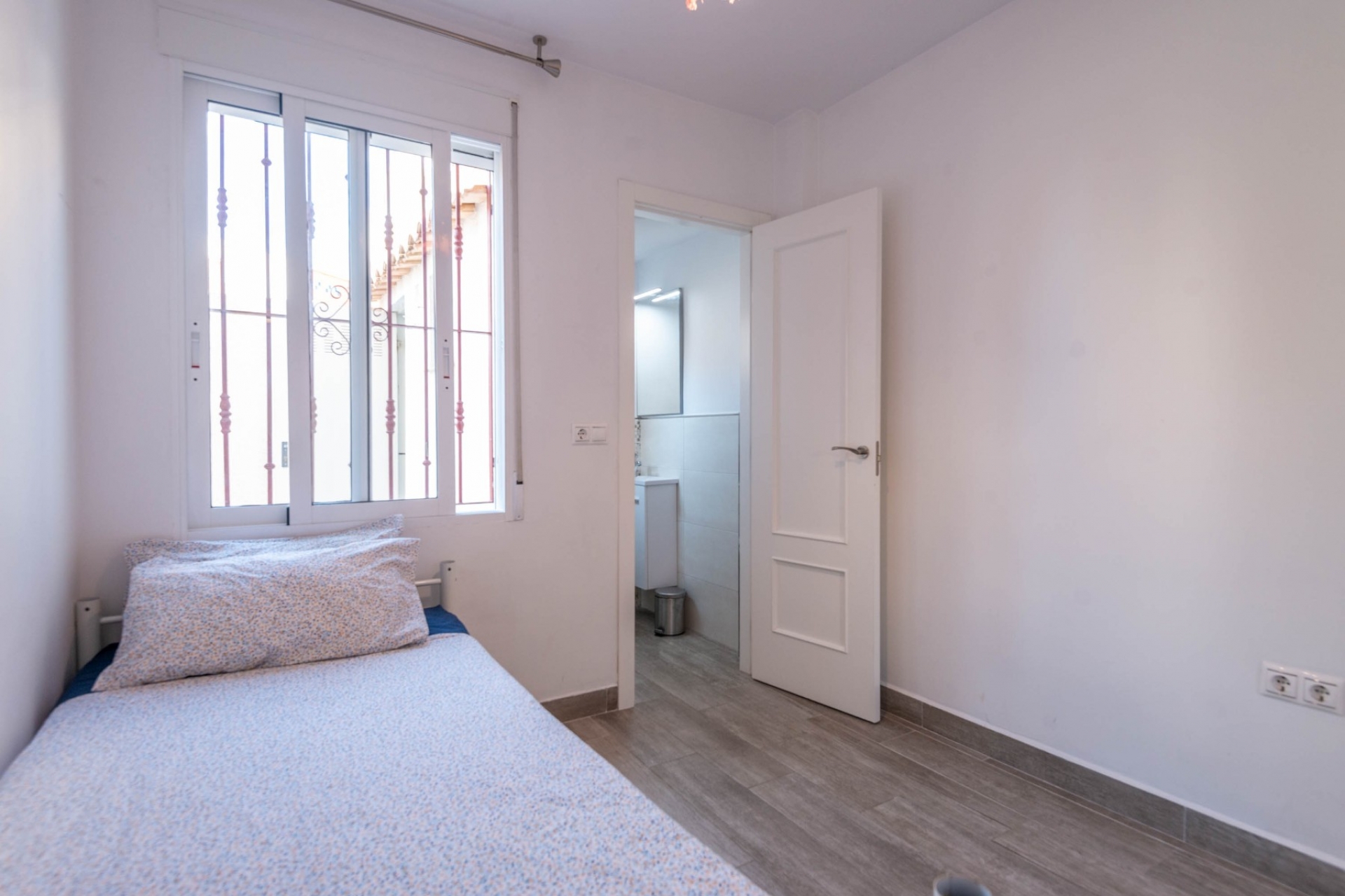 Wiederverkauf - Bungalow -
Orihuela Costa - La Zenia