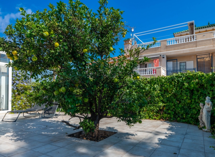 Wiederverkauf - Bungalow -
Orihuela Costa - Punta Prima, Orihuela Costa